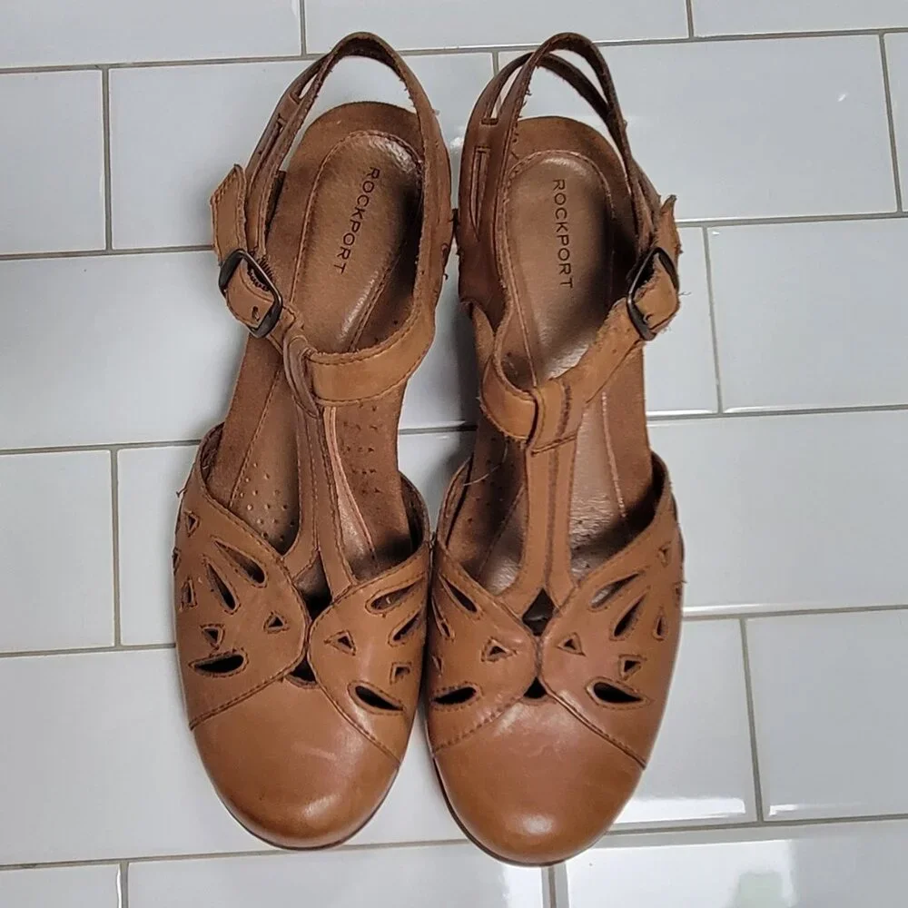 Light Caramel Brown Rockport "Aubrey" T-strap Sandal - Picture 2 of 6